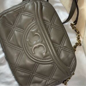 Tory Burch Quilted Leather Crossbody in Taupe Gray with Gold Chain
